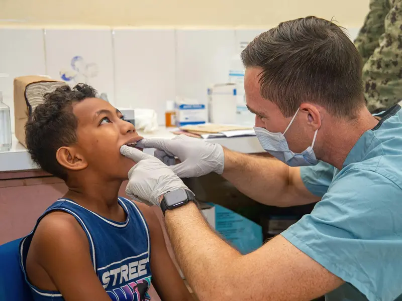 Criança no dentista