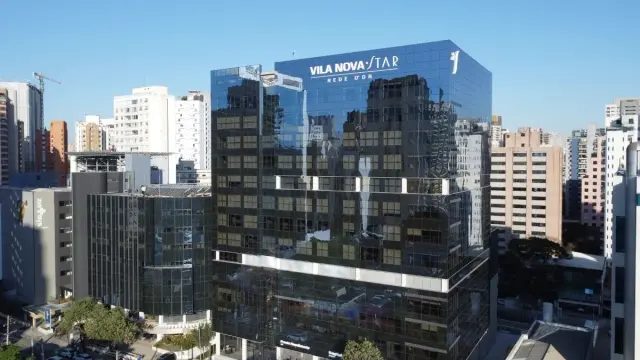 Fachada do Vila Nova Star