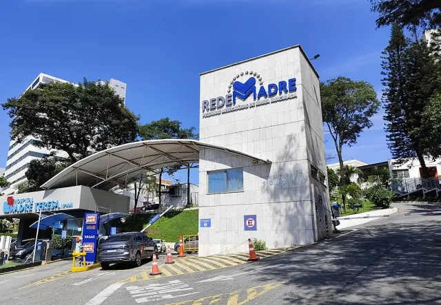 Fachada do Madre Teresa