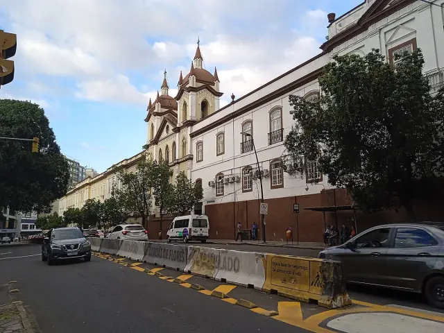 Fachada do Santa Casa de Porto Alegre